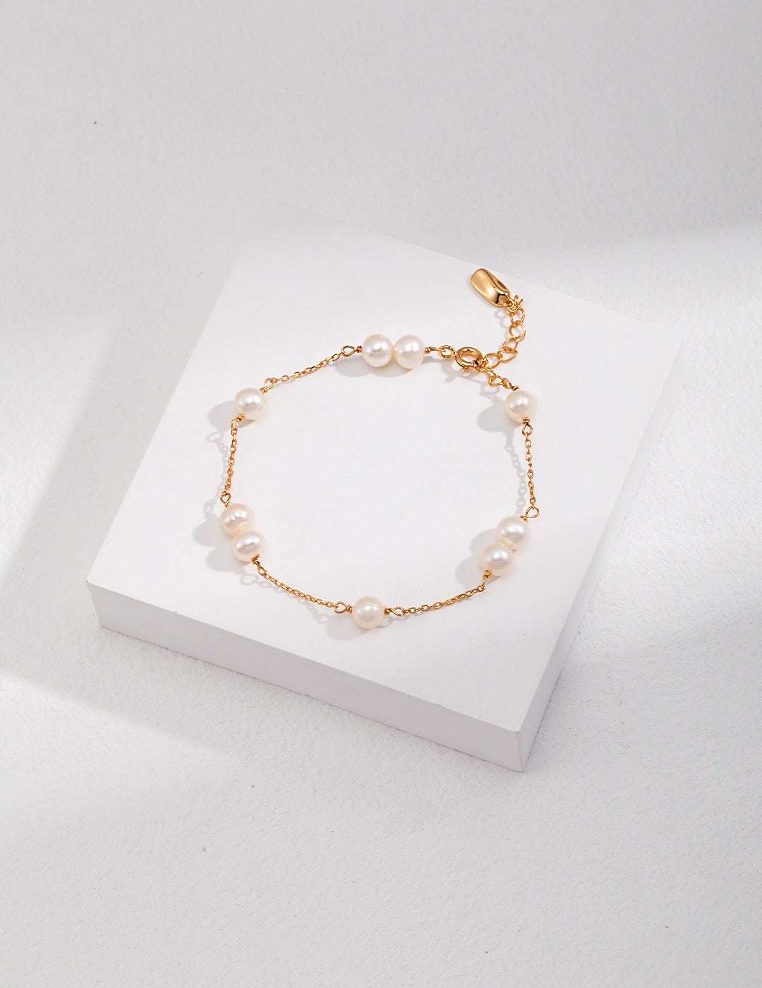 Pearl bracelet
