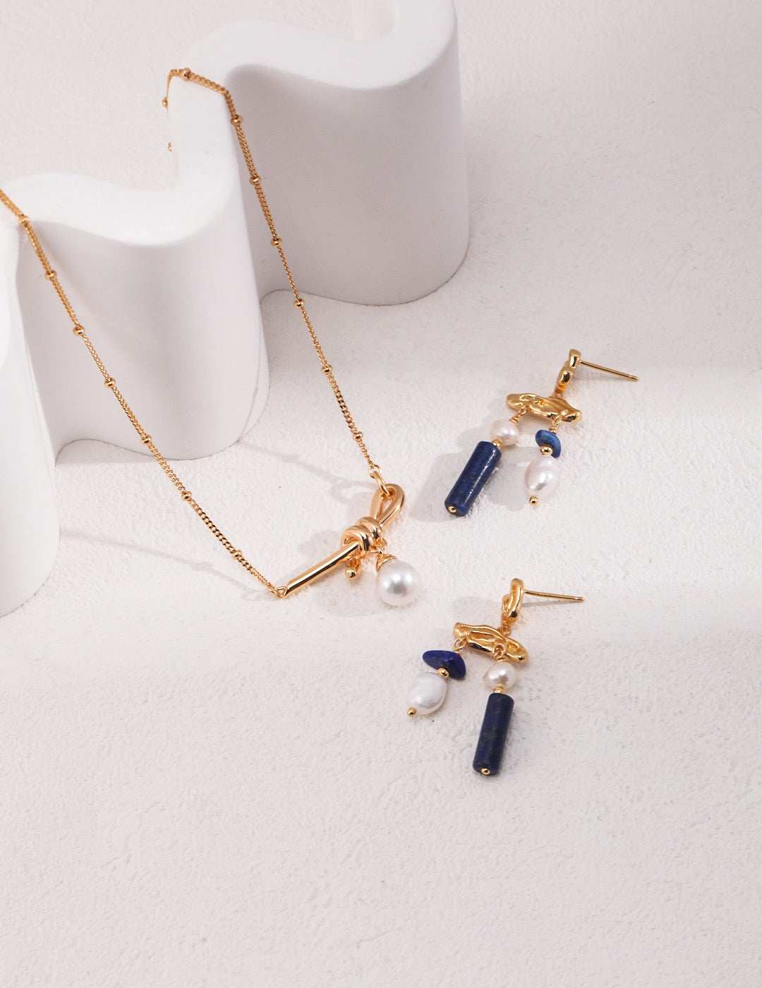 Knot Necklace