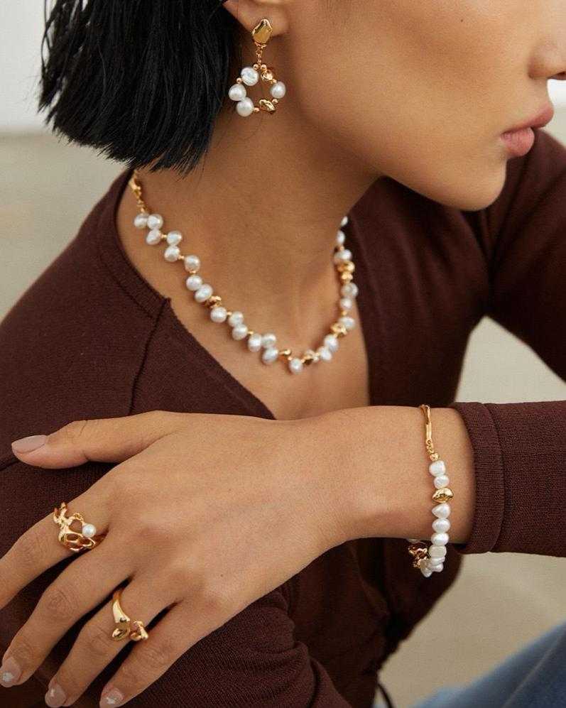 Pearl necklace