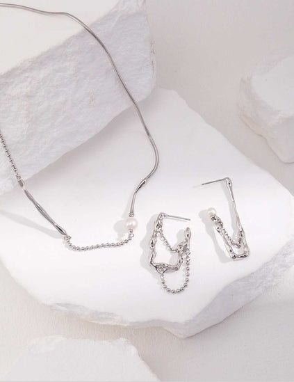 Pearl Line Necklace