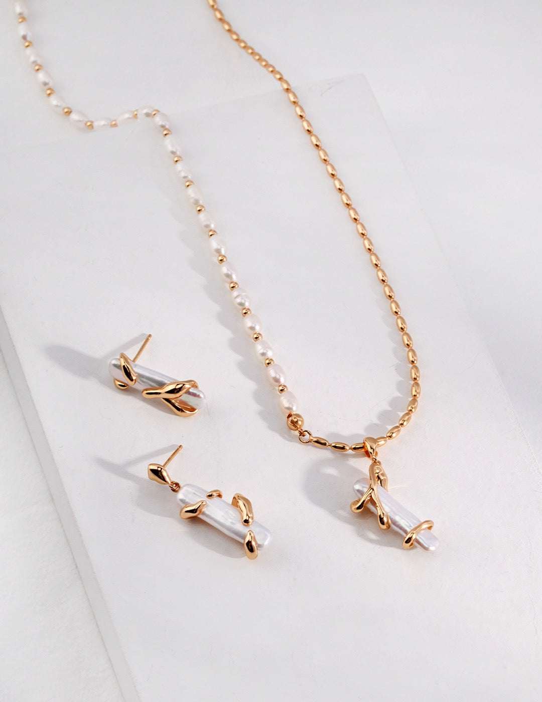 pearl necklace