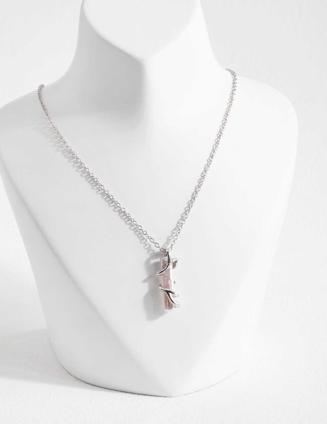 pearl necklace