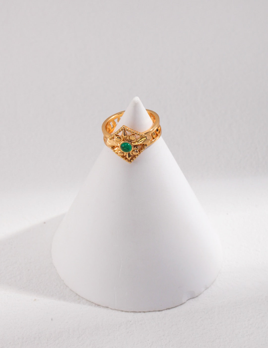Elegant Jewelry Set – Matching Earrings, Necklace, and Ring