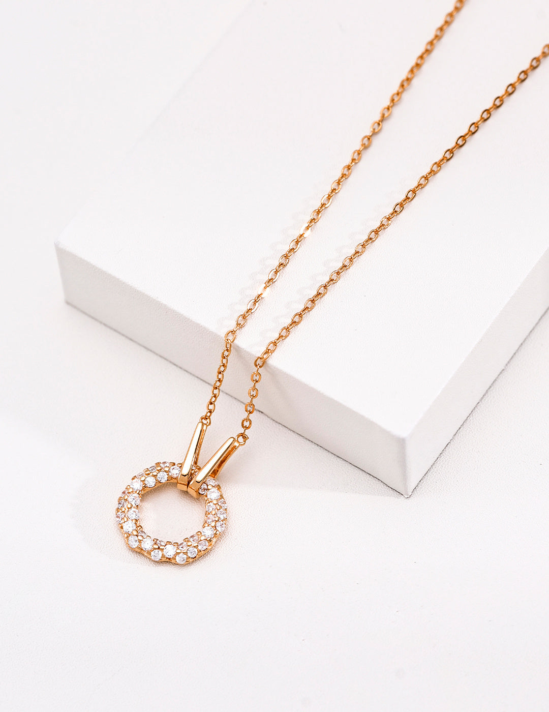 Vintage gold 925 sterling silver circle pendant necklace with cubic zirconia and polished bar details