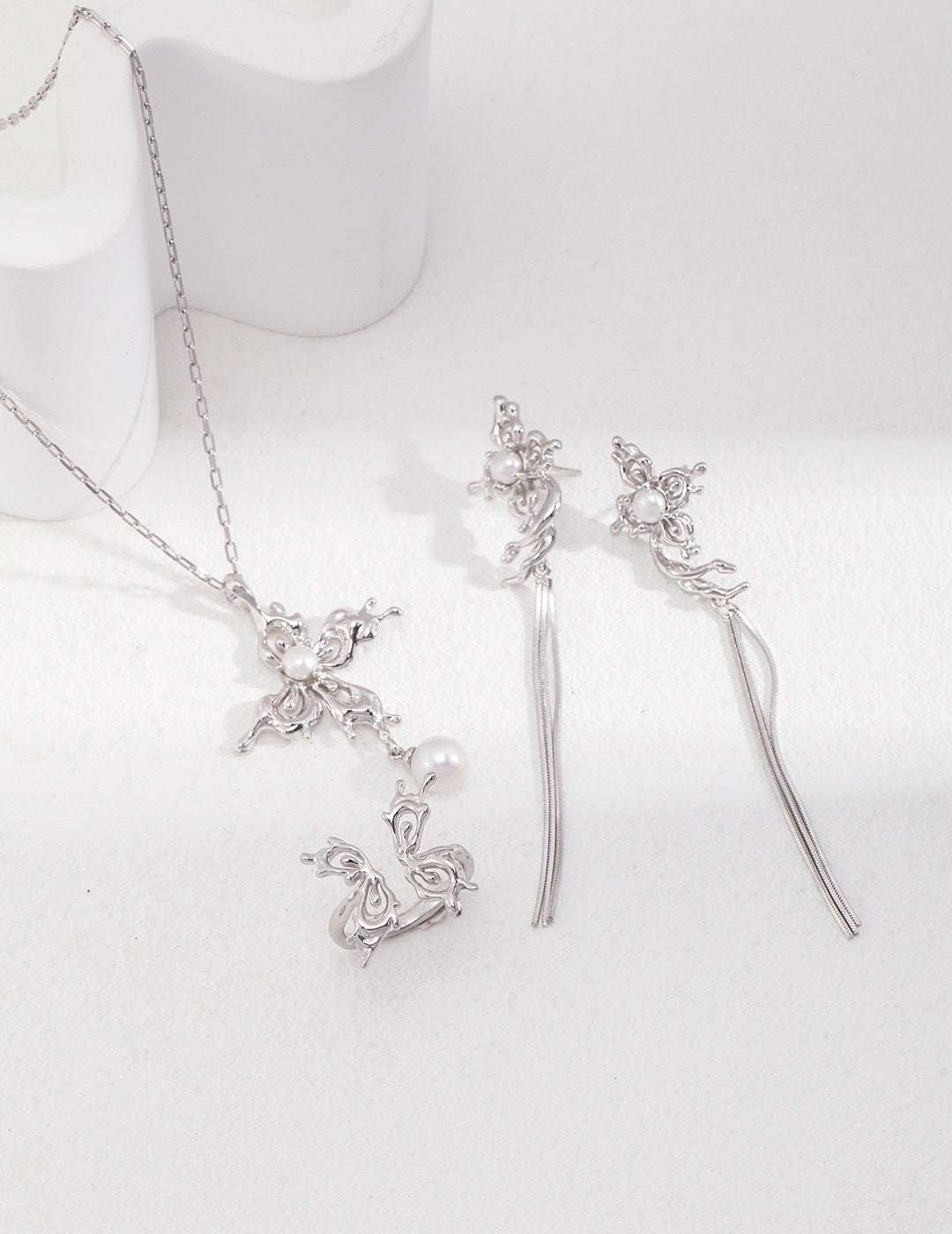 Elegant Jewelry Set – Matching Earrings, Necklace, and Ring
