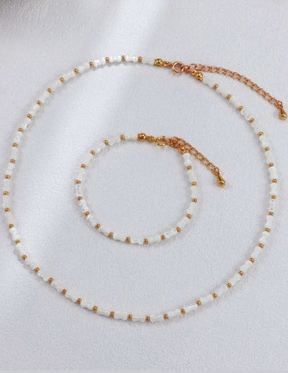 Mother-of-pearl bracelet with matching necklace